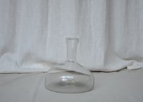 歪なフォルムの愛らしい花瓶
