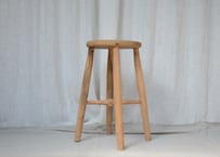 木肌の美しい丸椅子
