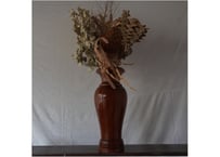 空間華やぐ美しい花器