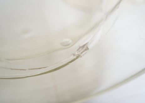 気泡の美しいゆらゆらガラスの鉢