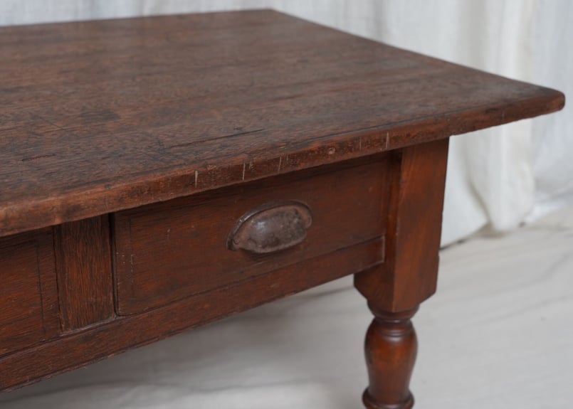 使い込まれたろくろ脚の文机 | CASPITAntique