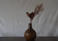 控えめながら存在感のある花器