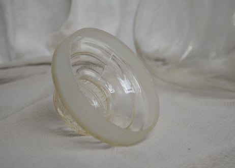 歪なフォルムの愛らしい保存瓶
