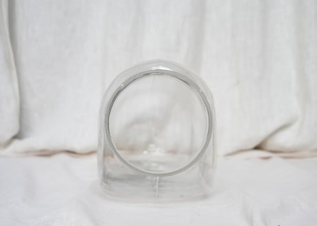 お尻の可愛い横長の瓶　A