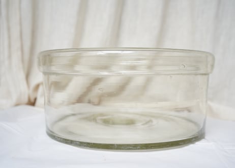 気泡の美しいゆらゆらガラスの鉢