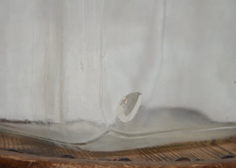 ガラスの四角い水槽
