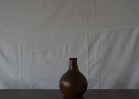 控えめながら存在感のある花器