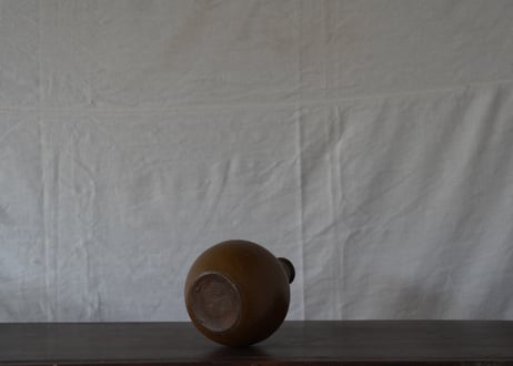 控えめながら存在感のある花器