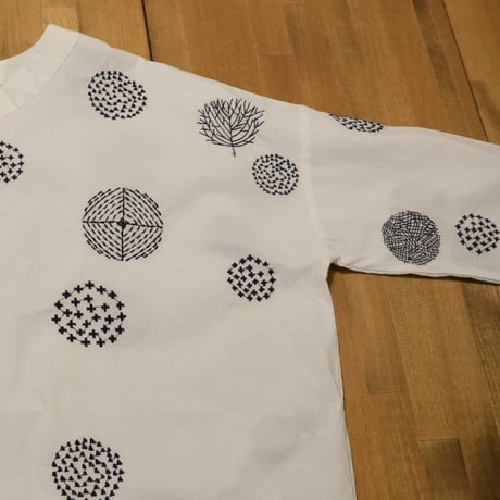 Lueuf ルフ VARIOUS DOT 刺繍 プルオーバー