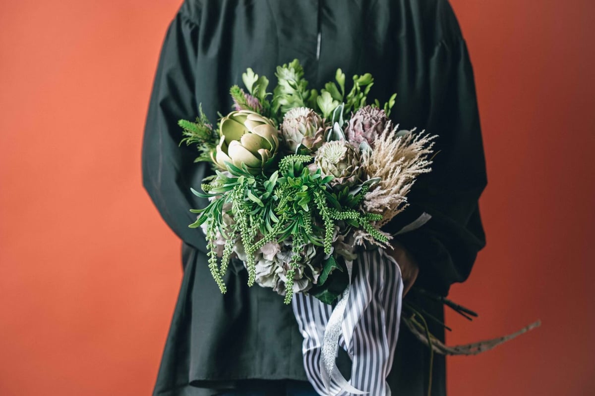 ブーケ　ブートニア　バンクシア　プロテア　ワイルドフラワー　前撮り プロテアのエキゾチックな大人ブーケ | Flowerdesign BICOLUT