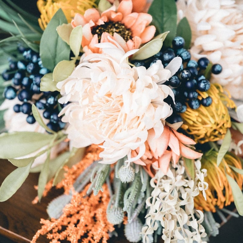 イエローオレンジミックスのワイルドブーケ | Flowerdesign BICOLUT