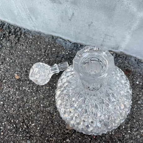 Vintage CLEAR CUT DESIGN LARGE DECANTER GLASS [J-039]
