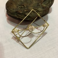 PEARL DESIGN BROOCH [S-2159]