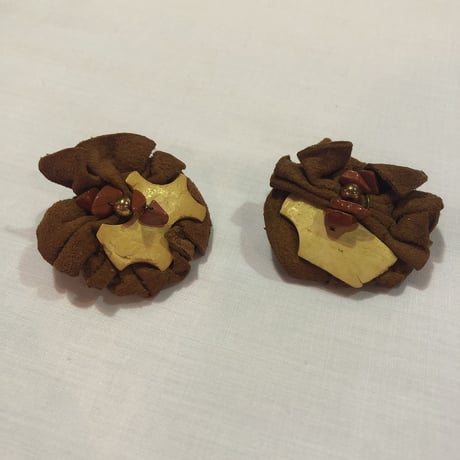 LEATHER DESIGN EARRING [S-2143]