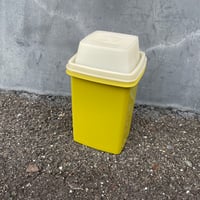70'S "TUPPERWARE" GREEN PICKLE CONTAINER [J-175]