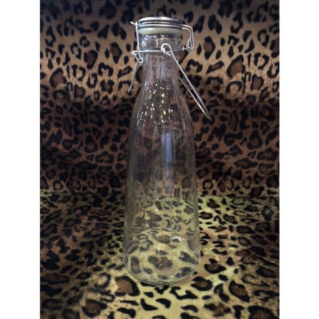 Vintage MILK GLASS BOTTLE[J-280]