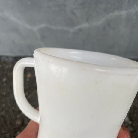 VINTAGE "HEAT PROOF" MILK GLASS MUG [J-147]