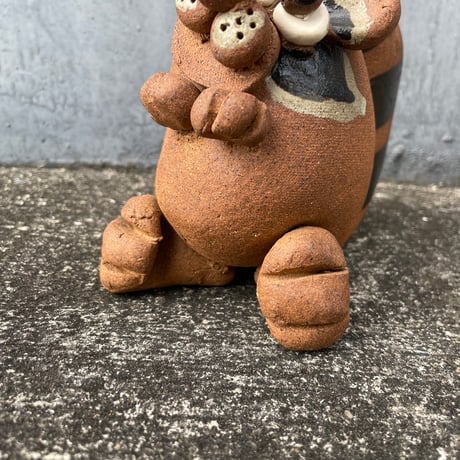 Vintage RACOON DOG ORNAMENT [J-96]