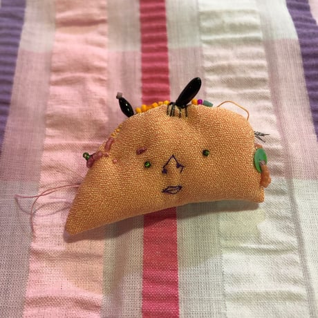うさつきみ (ブローチ)