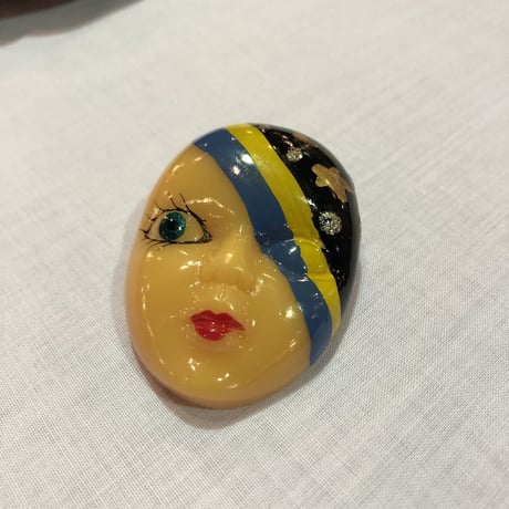 FACE BROOCH [S-2172]