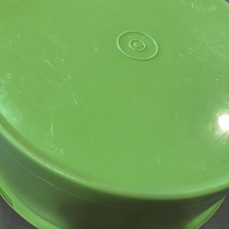 70's "TUPPERWARE" GREEN CANISTER [J-204]