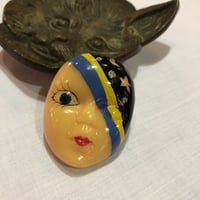 FACE BROOCH [S-2171]