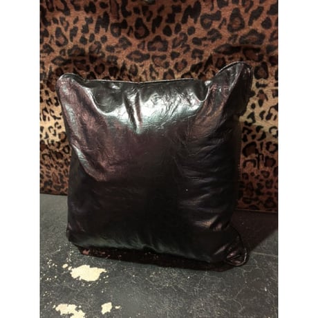 70'S BLACK FAKE LETHER PILLOW [J-214]