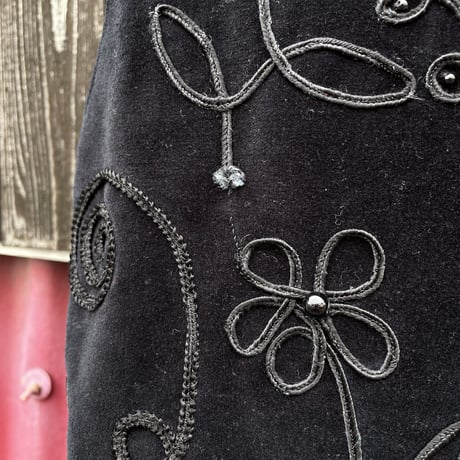 FLOWER EMBROIDERY VELOUR VEST [S-4520]