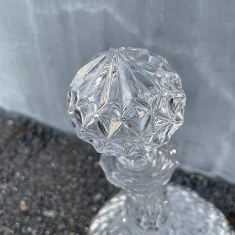Vintage CLEAR CUT DESIGN LARGE DECANTER GLASS [J-039]