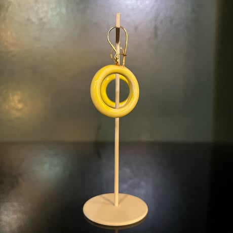 YELLOW MARBLE GLASS PIECE [S-4497]