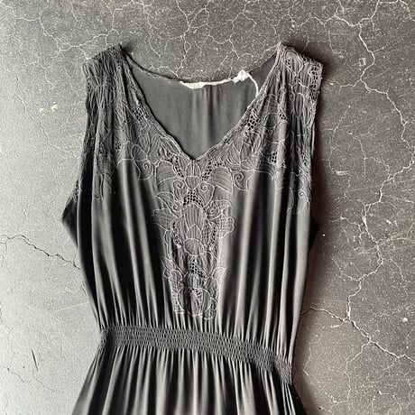 80'S EMBROIDERY DESIGN DRESS [S-3074]