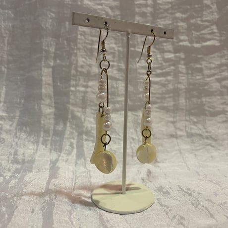 SHELL BEADS DESIGN PIERCE [S-2072]