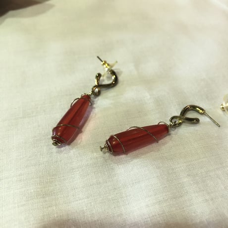 GOLD×CLEAR RED DESIGN PIERCE [S-2070]