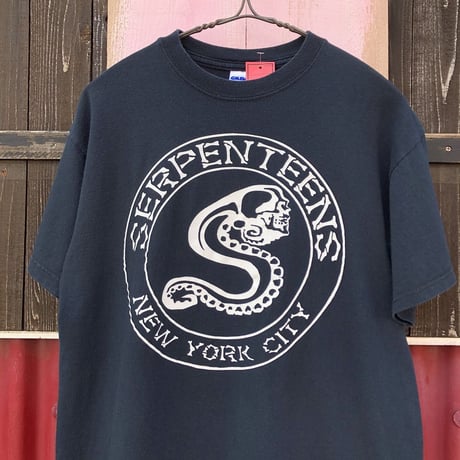 ”SERPENTEENS” SNAKE PRINT T-SHIRT [HP-1553]