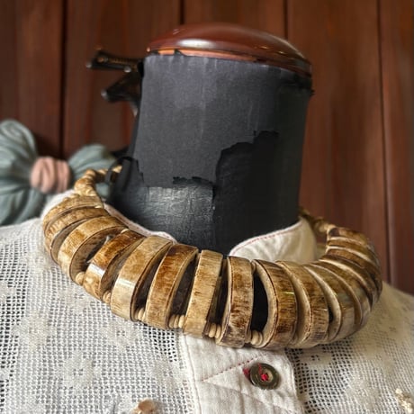 BONE DESIGN NECKLACE [S-2164]