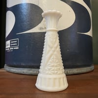 MILKY FLOWER VASE [S-7543]
