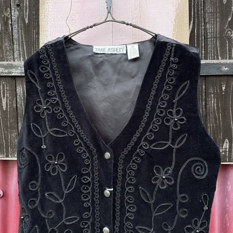 FLOWER EMBROIDERY VELOUR VEST [S-4520]