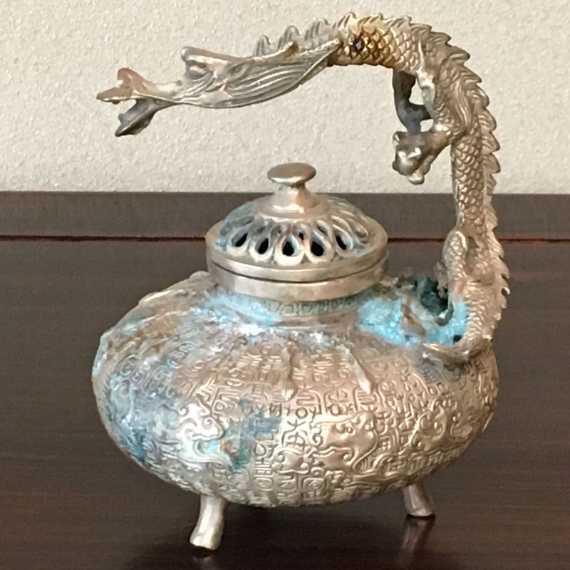 旧蔵 清 紫銅三足雙龍耳 手工つねる銀絲 薫香炉 置物 香 旧蔵 清 紫銅三足雙龍耳 手工つねる銀絲 薫香炉 置物 香