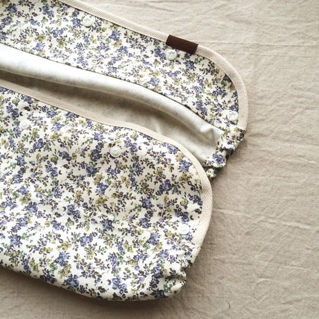 【過去作品】エルゴ収納パック：【LIBERTY fabric使用】Moon Moth × 紫の小花