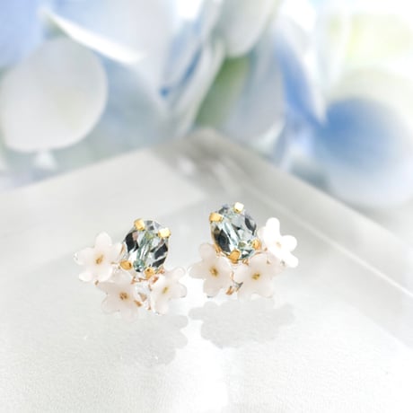 【選べるColor】勿忘草×ガラスストーン ピアス