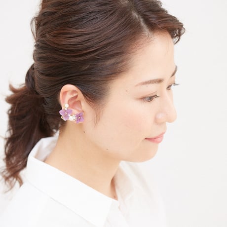 あじさいイヤーカフ＋ピアス（藤色）