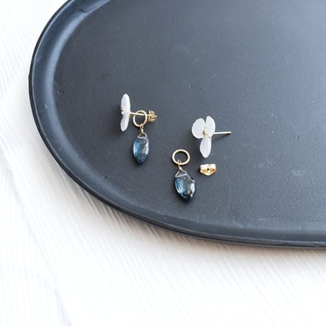 あじさい（白）×ロンドンブルートパーズ ピアス
