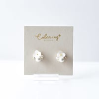小花ピアス