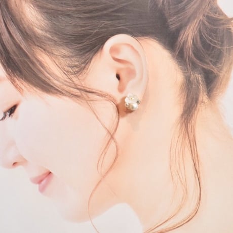 小花イヤリング