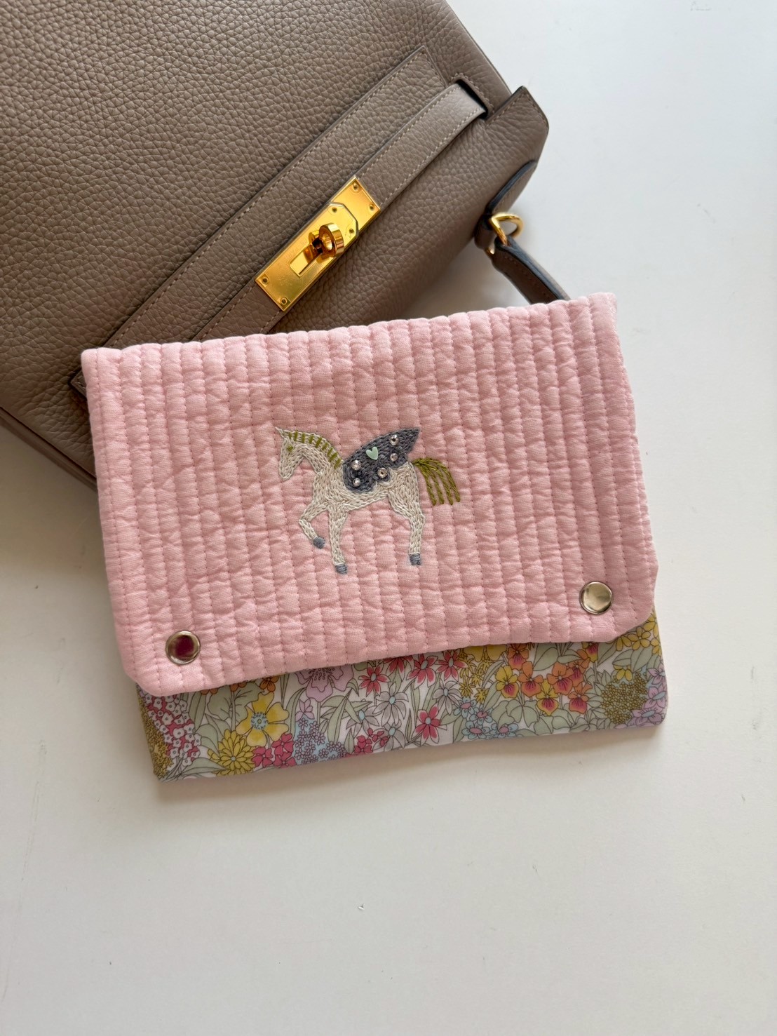 フリー出品出品②　ベッツィ　グレイッシュピンク　仕切りポーチ付きミニトート フリー出品出品② ベッツィ グレイッシュピンク 仕切りポーチ