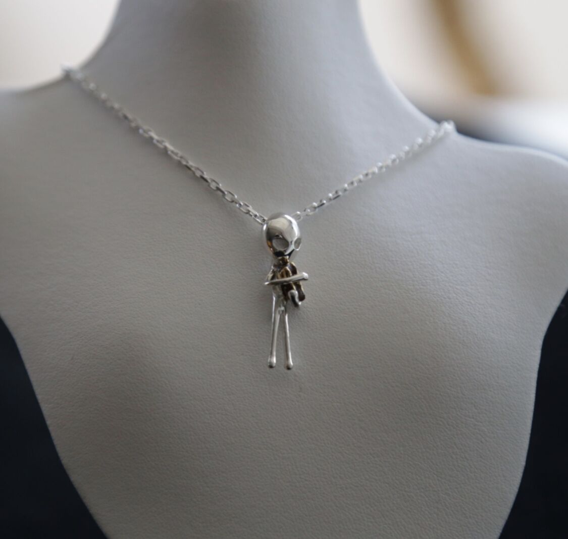 4s4ki 宇宙人ネックレス 宇宙から隕石と一緒に落ちてきた宇宙人ネックレス | 隕石・開運グッズ
