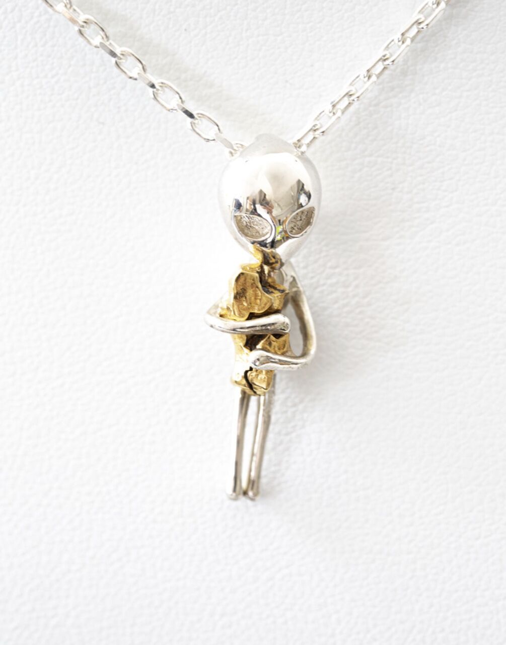 宇宙から隕石と一緒に落ちてきた宇宙人ネックレス | 隕石・開運グッズ