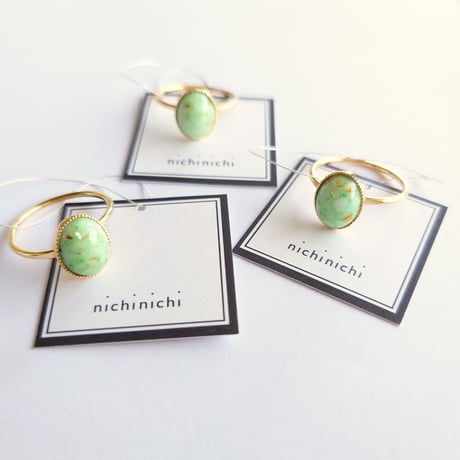nichinichi/ヴィンテージガラスのリング(ライトグリーン10×8mm)