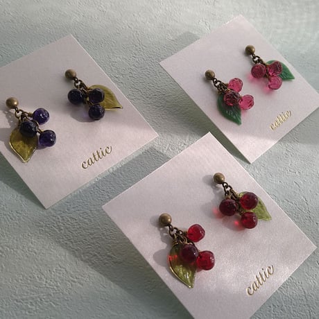 cattic/ベリーキャンディのピアス（金古美）  ＊金具変更可