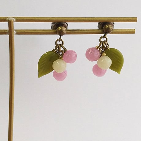 cattic/春の和菓子のイヤリング/ピアス（金古美）